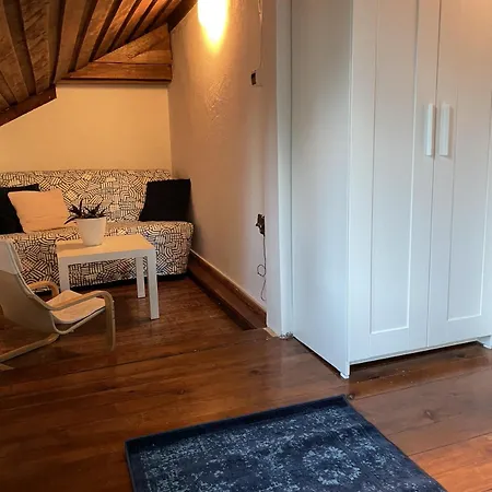 Przy Pracowni Malarstwa I Rzezby *